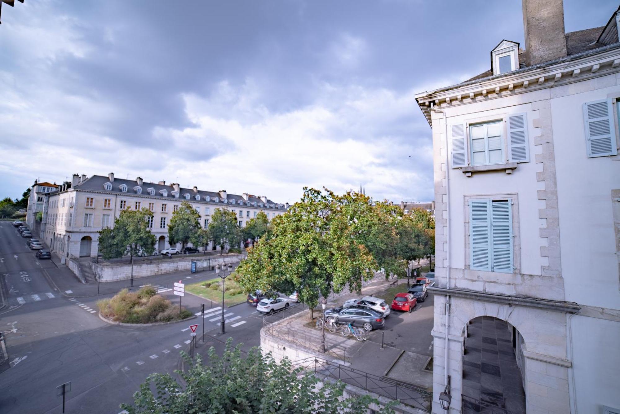 La Vue Royale - Face Au Chateau - Wifi - 4 Personnes Pau Εξωτερικό φωτογραφία